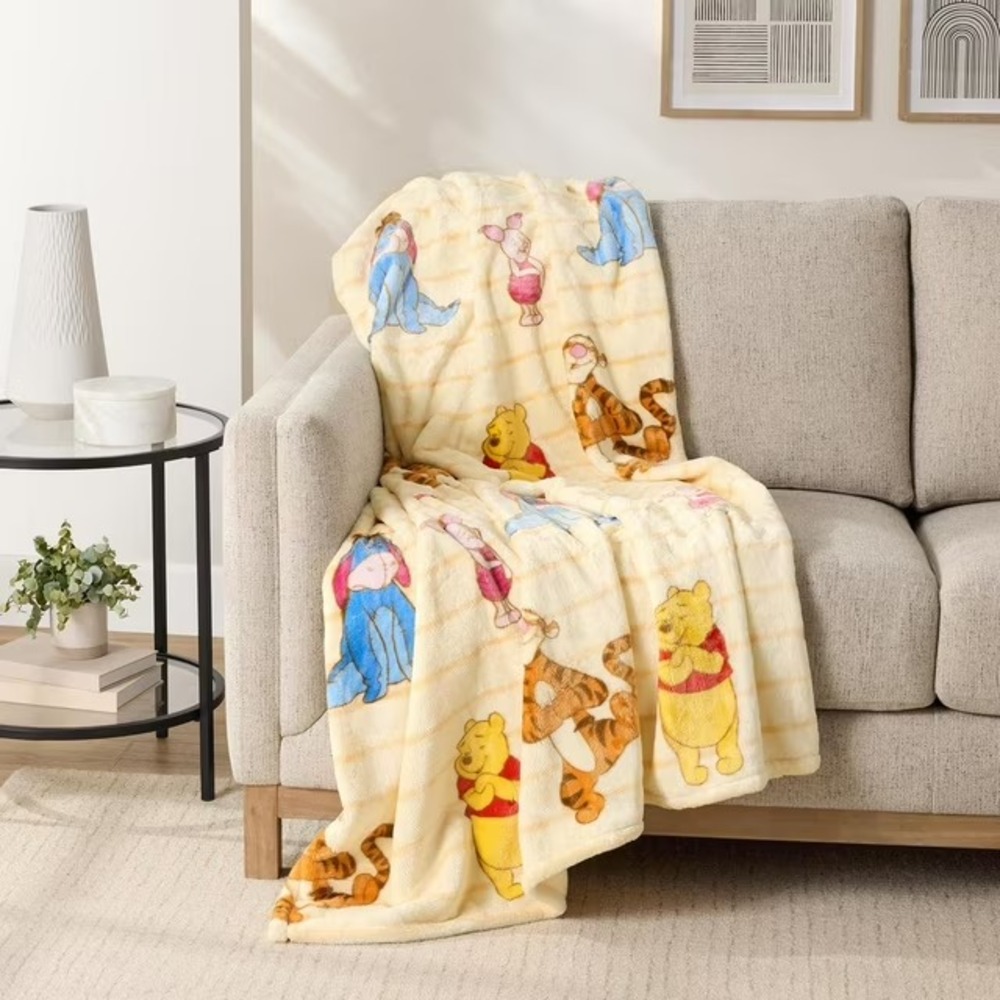 Disney Winnie the Pooh 60x70 Silk Touch Polyester Throw Blanket NWT 032281797881